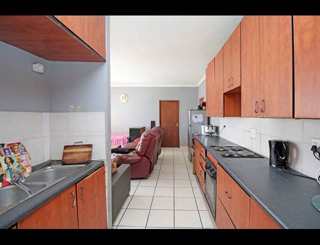 2 BEDROOM APARTMENT FOR SALE IN FERNDALE